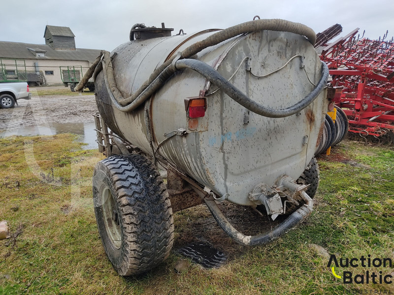 Trailer - tank (Priekaba - cisterna) - קרון נגרר עם מזהיר: תמונה 4 Trailer - tank (Priekaba - cisterna) - קרון נגרר עם מזהיר: תמונה 4