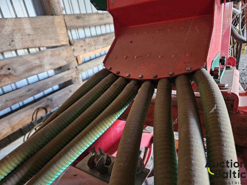 Vaderstad Carrier650 - משדדת דיסק: תמונה 5 Vaderstad Carrier650 - משדדת דיסק: תמונה 5