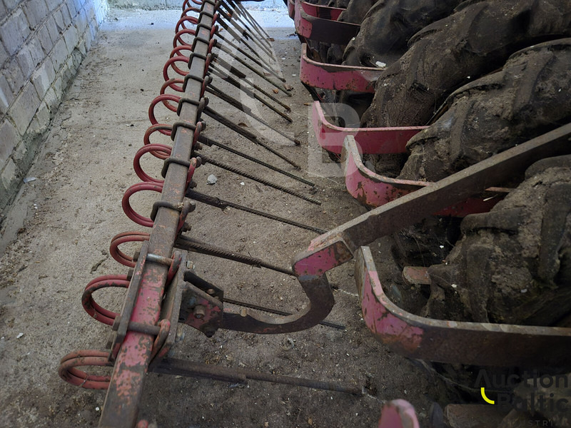 Vaderstad Rapid 600f - ציוד זריעה: תמונה 4 Vaderstad Rapid 600f - ציוד זריעה: תמונה 4