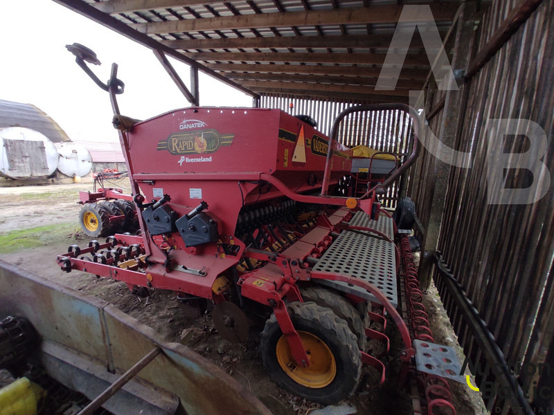 Vaderstad Rapid400C - ציוד זריעה: תמונה 3 Vaderstad Rapid400C - ציוד זריעה: תמונה 3