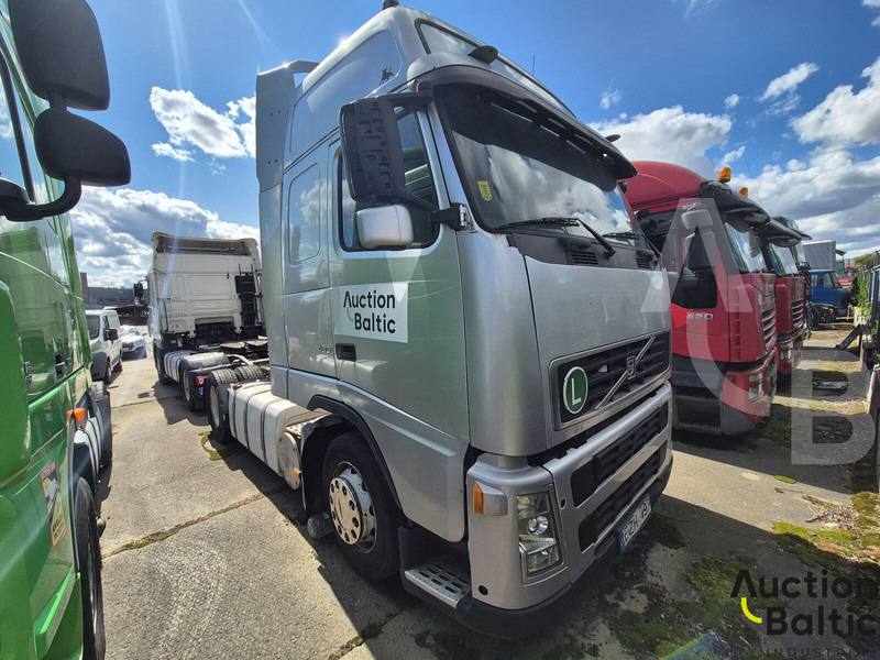 Volvo FH12 - יחידת טרקטור: תמונה 2 Volvo FH12 - יחידת טרקטור: תמונה 2