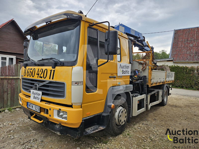 Volvo FL6 250 - משאית צד נופל/ שטוחה, משאית מנוף: תמונה 1 Volvo FL6 250 - משאית צד נופל/ שטוחה, משאית מנוף: תמונה 1