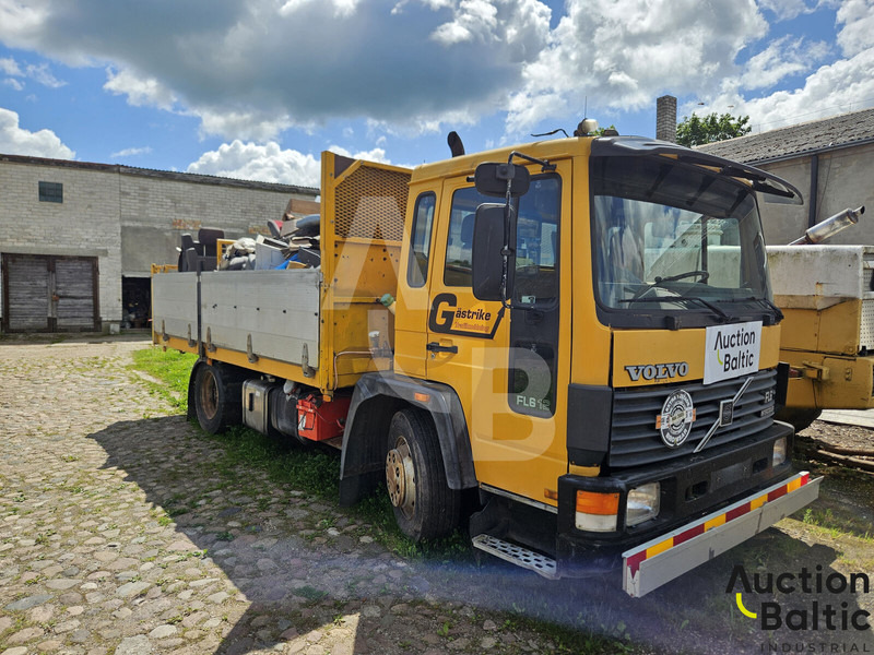 Volvo FL612 - משאית צד נופל/ שטוחה: תמונה 2 Volvo FL612 - משאית צד נופל/ שטוחה: תמונה 2