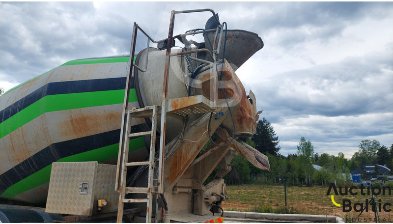 משאית מערבלת בטון Volvo FM12: תמונה 13 משאית מערבלת בטון Volvo FM12: תמונה 13