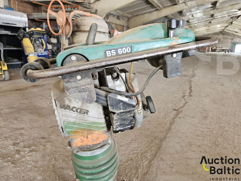 Wacker BS600 - לוח רטט: תמונה 4 Wacker BS600 - לוח רטט: תמונה 4