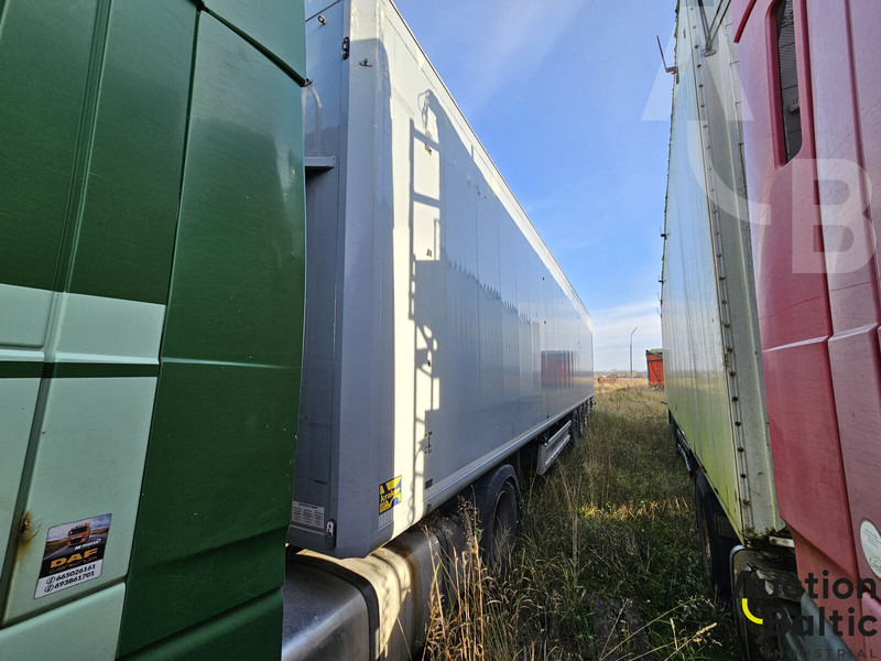 Kraker CF200 - סמיטריילר עם וילונות צד: תמונה 2 Kraker CF200 - סמיטריילר עם וילונות צד: תמונה 2