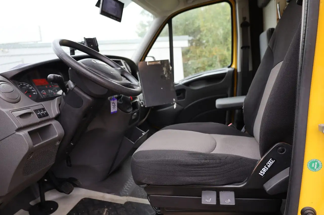 כלי רכב מסחרי עם תיבה Iveco IS35SI2AA Daily/ Regalsystem/Luftfeder/1. Hand/: תמונה 13 כלי רכב מסחרי עם תיבה Iveco IS35SI2AA Daily/ Regalsystem/Luftfeder/1. Hand/: תמונה 13