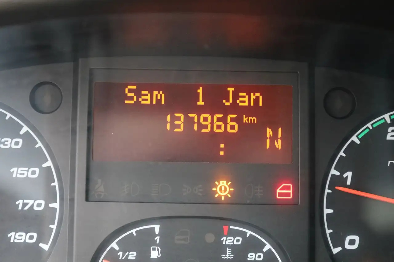 כלי רכב מסחרי עם תיבה Iveco IS35SI2AA Daily/ Regalsystem/Luftfeder/1. Hand/: תמונה 8 כלי רכב מסחרי עם תיבה Iveco IS35SI2AA Daily/ Regalsystem/Luftfeder/1. Hand/: תמונה 8