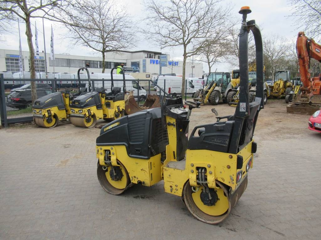 Bomag BW 80 AD-5 - רולר כביש: תמונה 1 Bomag BW 80 AD-5 - רולר כביש: תמונה 1
