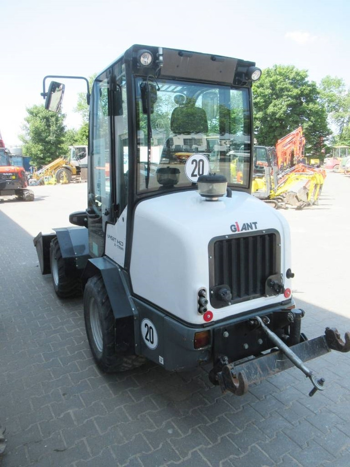 GiANT V452T X-Tra HD Vollausstattung - מעמיס גלגלים: תמונה 2 GiANT V452T X-Tra HD Vollausstattung - מעמיס גלגלים: תמונה 2
