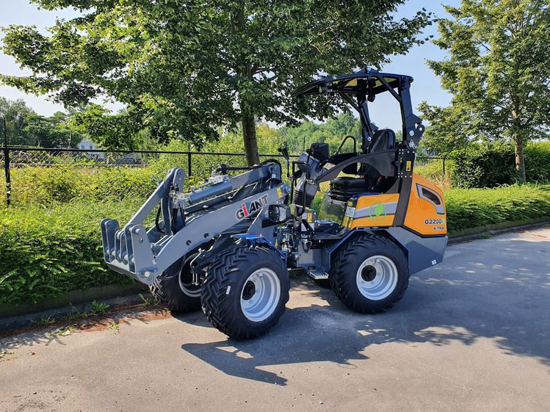 Giant Tobroco Giant G2200E X-TRA Kniklader - מעמיס גלגלים: תמונה 3 Giant Tobroco Giant G2200E X-TRA Kniklader - מעמיס גלגלים: תמונה 3