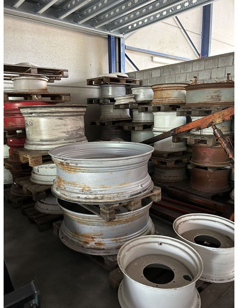 New Holland verschillende soorten velgen - חישוק: תמונה 1 New Holland verschillende soorten velgen - חישוק: תמונה 1