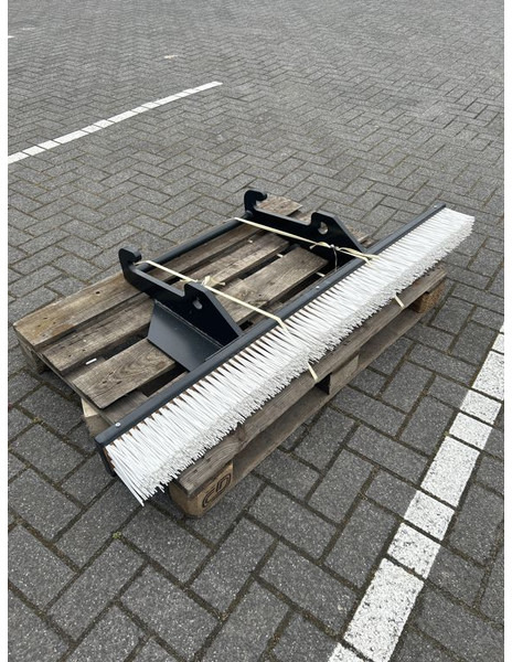 Tobroco Veegborstel 150 cm Giant aanspan - מטאטא עבור מכונת בנייה: תמונה 4 Tobroco Veegborstel 150 cm Giant aanspan - מטאטא עבור מכונת בנייה: תמונה 4
