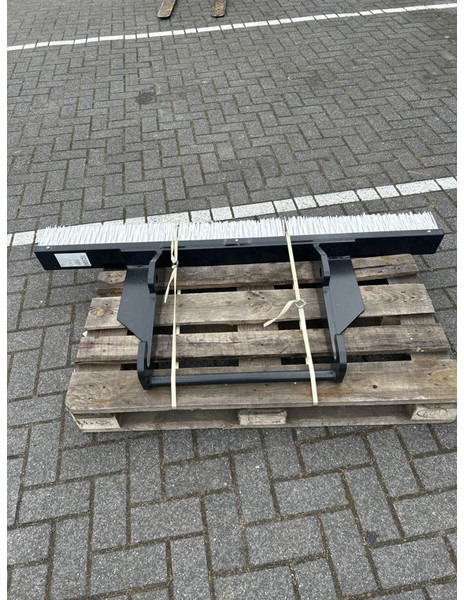 Tobroco Veegborstel 150 cm Giant aanspan - מטאטא עבור מכונת בנייה: תמונה 2 Tobroco Veegborstel 150 cm Giant aanspan - מטאטא עבור מכונת בנייה: תמונה 2