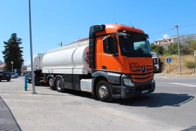 Mercedes-Benz Actros 2548 6x2/4 - משאית מכל: תמונה 3 Mercedes-Benz Actros 2548 6x2/4 - משאית מכל: תמונה 3