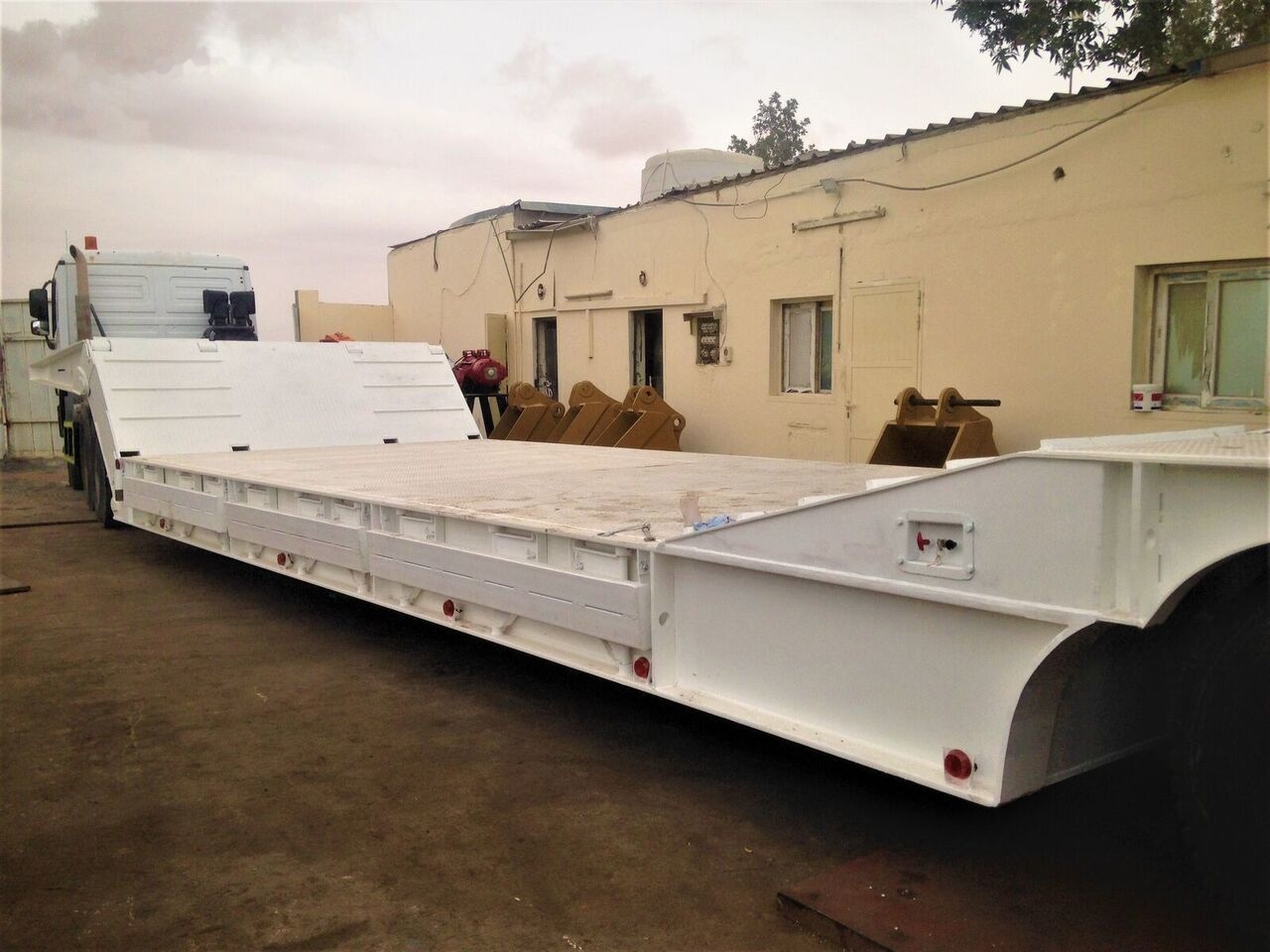 AME 120 Ton 4 Axle Front Loading Lowbed Semi-Trailer - סמיטריילר עם מטען נמוך: תמונה 4 AME 120 Ton 4 Axle Front Loading Lowbed Semi-Trailer - סמיטריילר עם מטען נמוך: תמונה 4