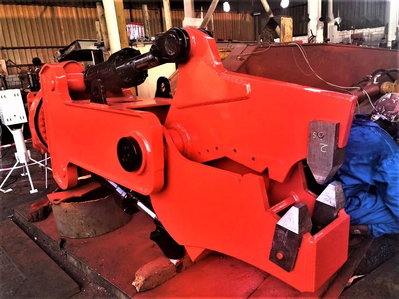 AME 360' Rotating Concrete Demolition Shear Jaw Suitable for 30-50 T - מזמרת הריסה עבור מחפר: תמונה 2 AME 360' Rotating Concrete Demolition Shear Jaw Suitable for 30-50 T - מזמרת הריסה עבור מחפר: תמונה 2
