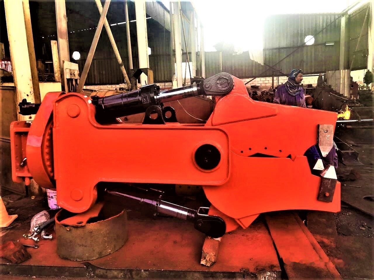 AME 360' Rotating Concrete Demolition Shear Jaw Suitable for 30-50 T - מזמרת הריסה עבור מחפר: תמונה 3 AME 360' Rotating Concrete Demolition Shear Jaw Suitable for 30-50 T - מזמרת הריסה עבור מחפר: תמונה 3