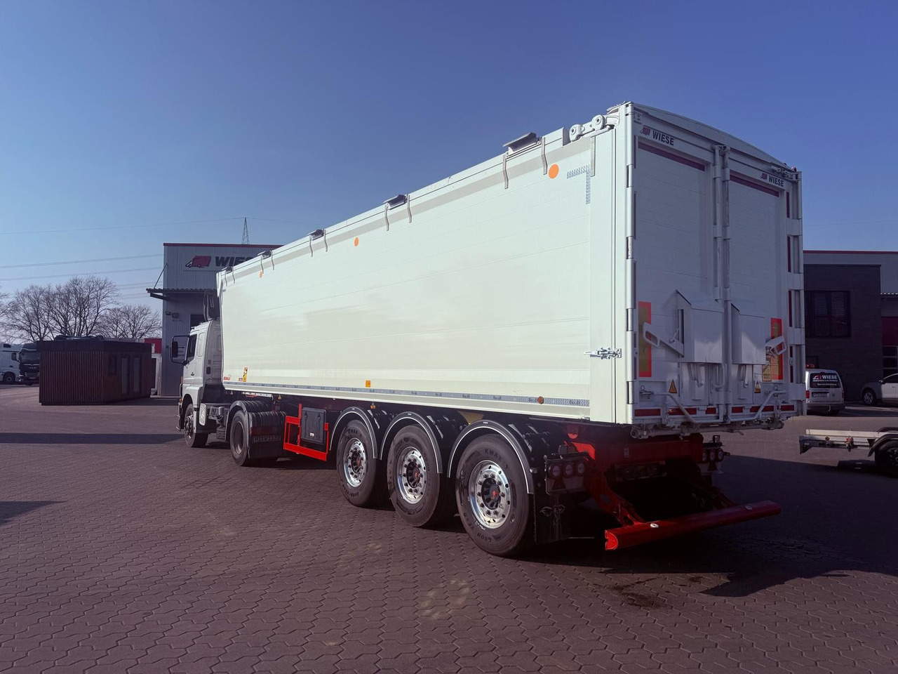 Benalu Bulkliner S 95 Kipper 50 m3 - סמיטריילר עם מזהיר: תמונה 2 Benalu Bulkliner S 95 Kipper 50 m3 - סמיטריילר עם מזהיר: תמונה 2