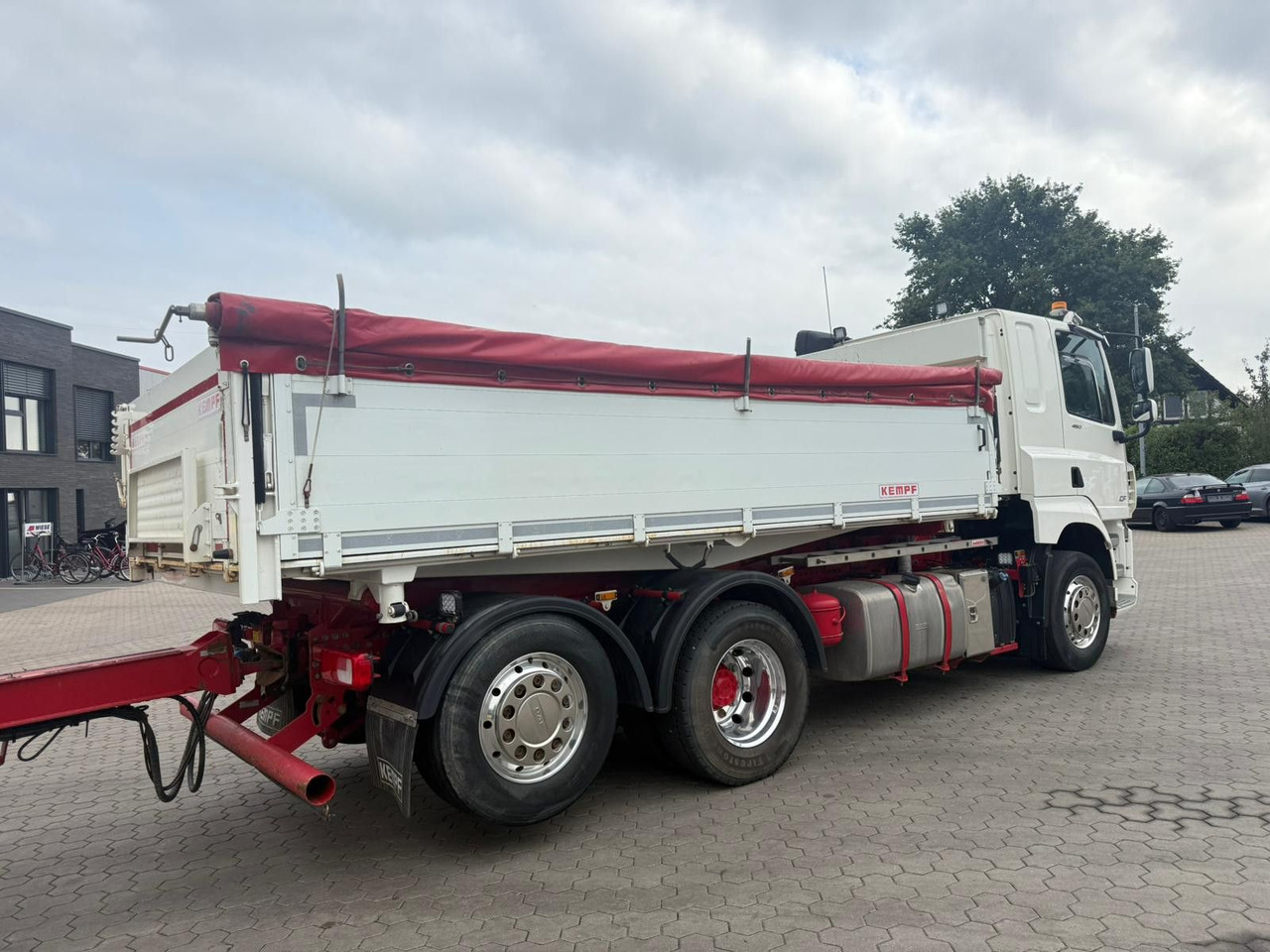 DAF CF 480 FAN 6x2 Dreiseitenkipper Inkl. Anhänger - מזהיר: תמונה 3 DAF CF 480 FAN 6x2 Dreiseitenkipper Inkl. Anhänger - מזהיר: תמונה 3
