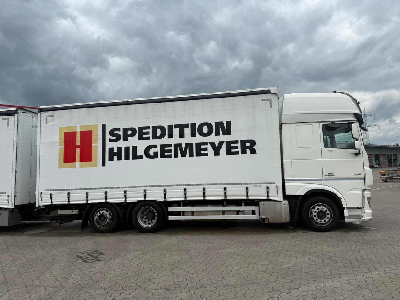 DAF XF 480 FAN LowDeck 6x2 Jumbo Inklusive Anhänger - משאית וילונות צד, קרון נגרר עם וילונות צד: תמונה 2 DAF XF 480 FAN LowDeck 6x2 Jumbo Inklusive Anhänger - משאית וילונות צד, קרון נגרר עם וילונות צד: תמונה 2