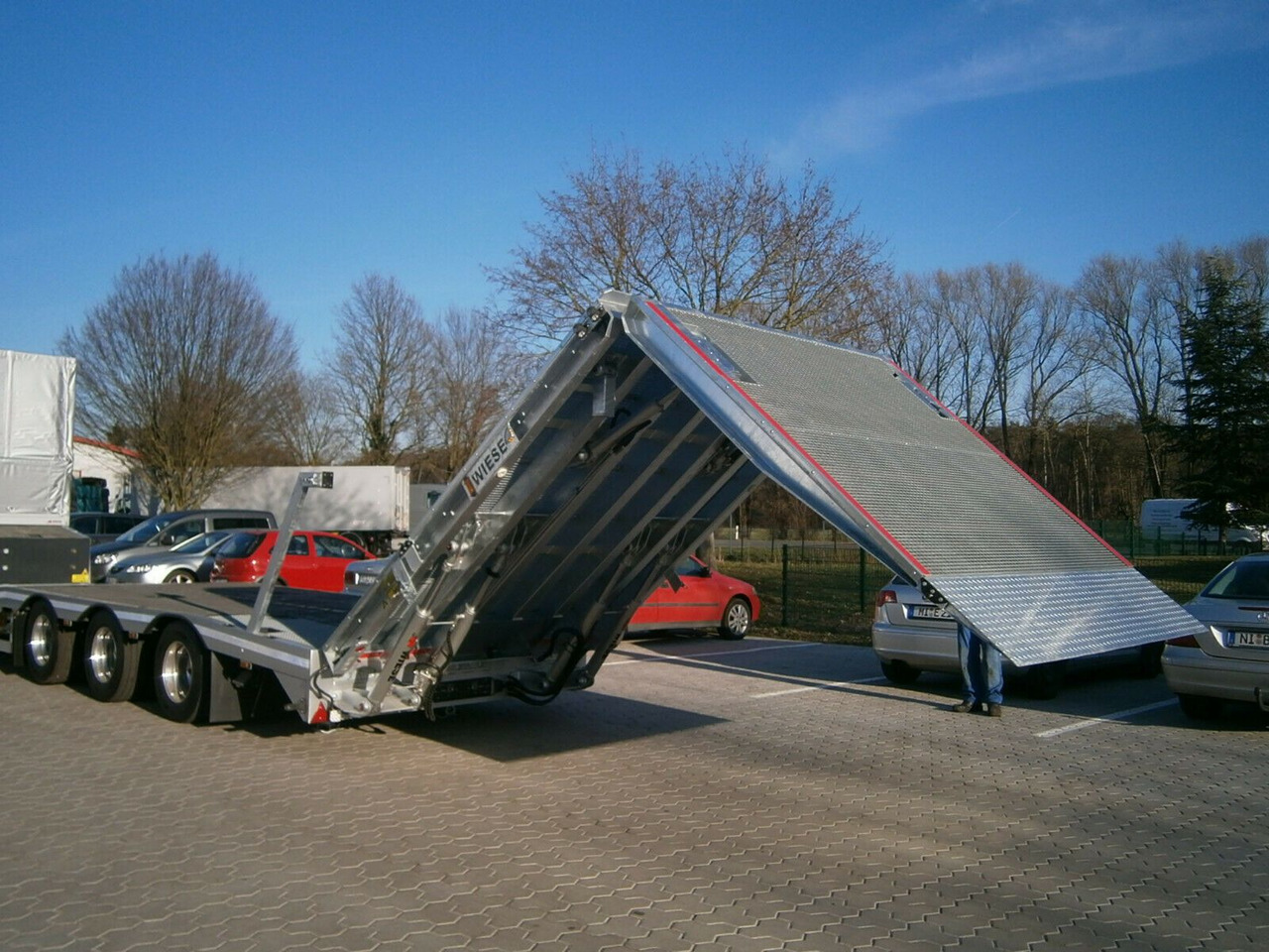 Gabelstaplertransporter Tiefbett Rampen - סמיטריילר עם מטען נמוך: תמונה 2 Gabelstaplertransporter Tiefbett Rampen - סמיטריילר עם מטען נמוך: תמונה 2