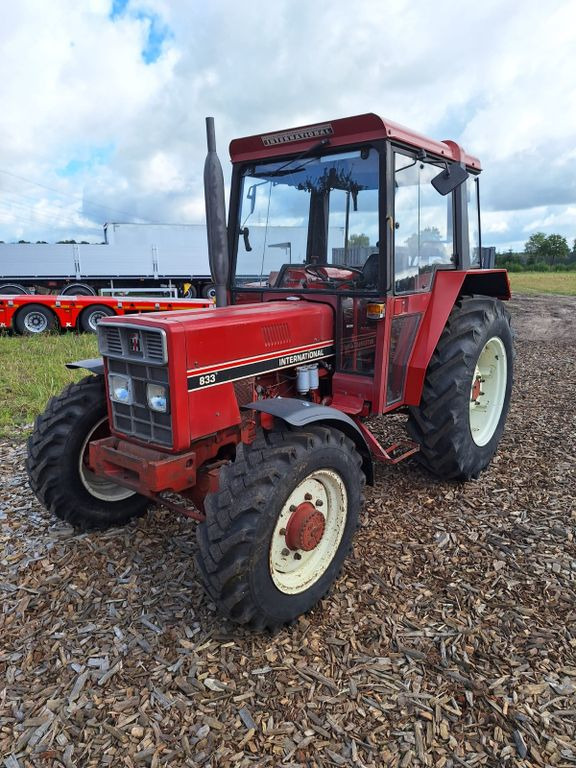 IHC 833 Allrad Kabine - טרקטור חקלאי: תמונה 1 IHC 833 Allrad Kabine - טרקטור חקלאי: תמונה 1