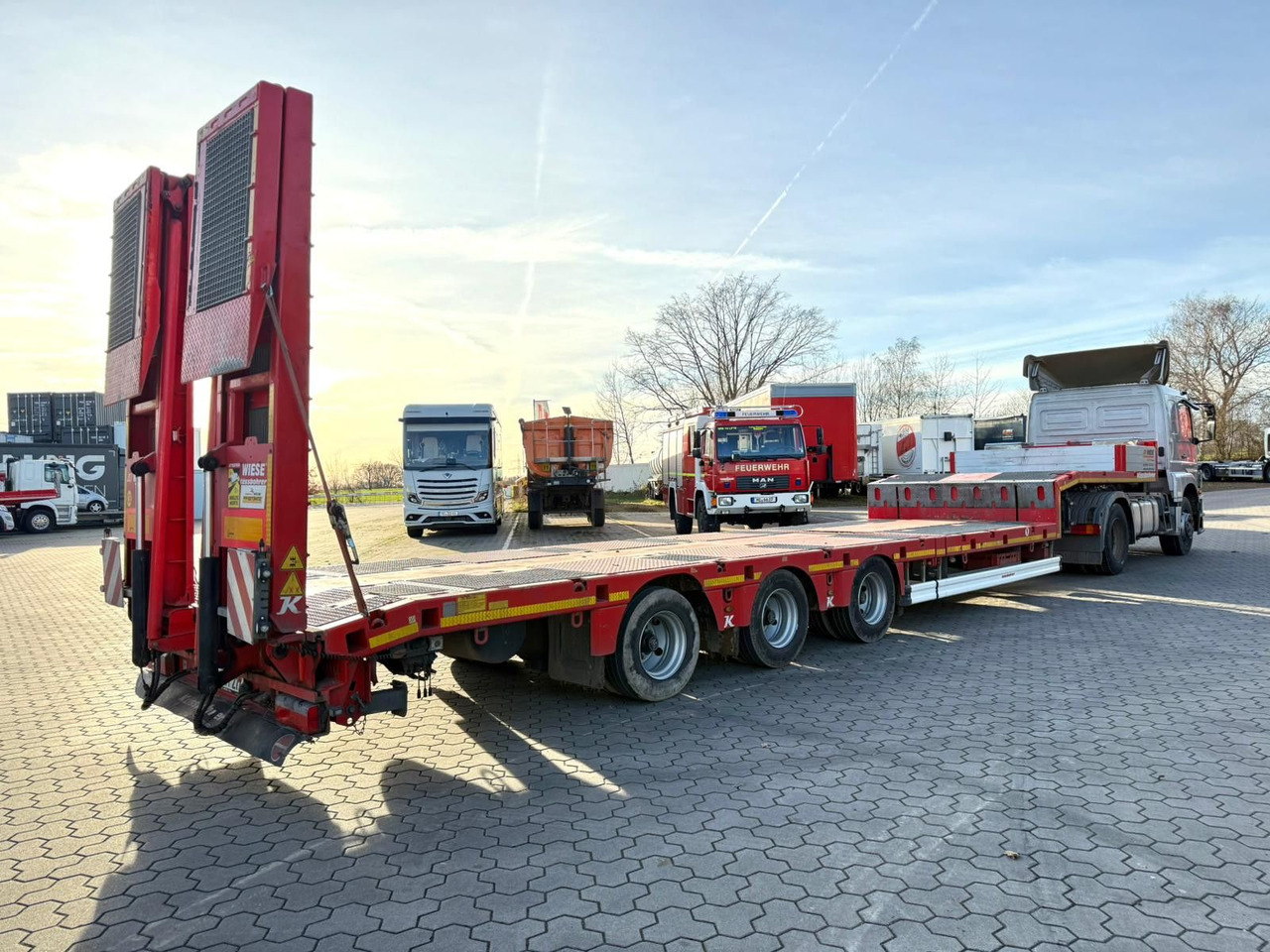 Kässbohrer K.SLA.HS Tieflader teleskopierbar hydr. Hochbett - סמיטריילר עם מטען נמוך: תמונה 2 Kässbohrer K.SLA.HS Tieflader teleskopierbar hydr. Hochbett - סמיטריילר עם מטען נמוך: תמונה 2