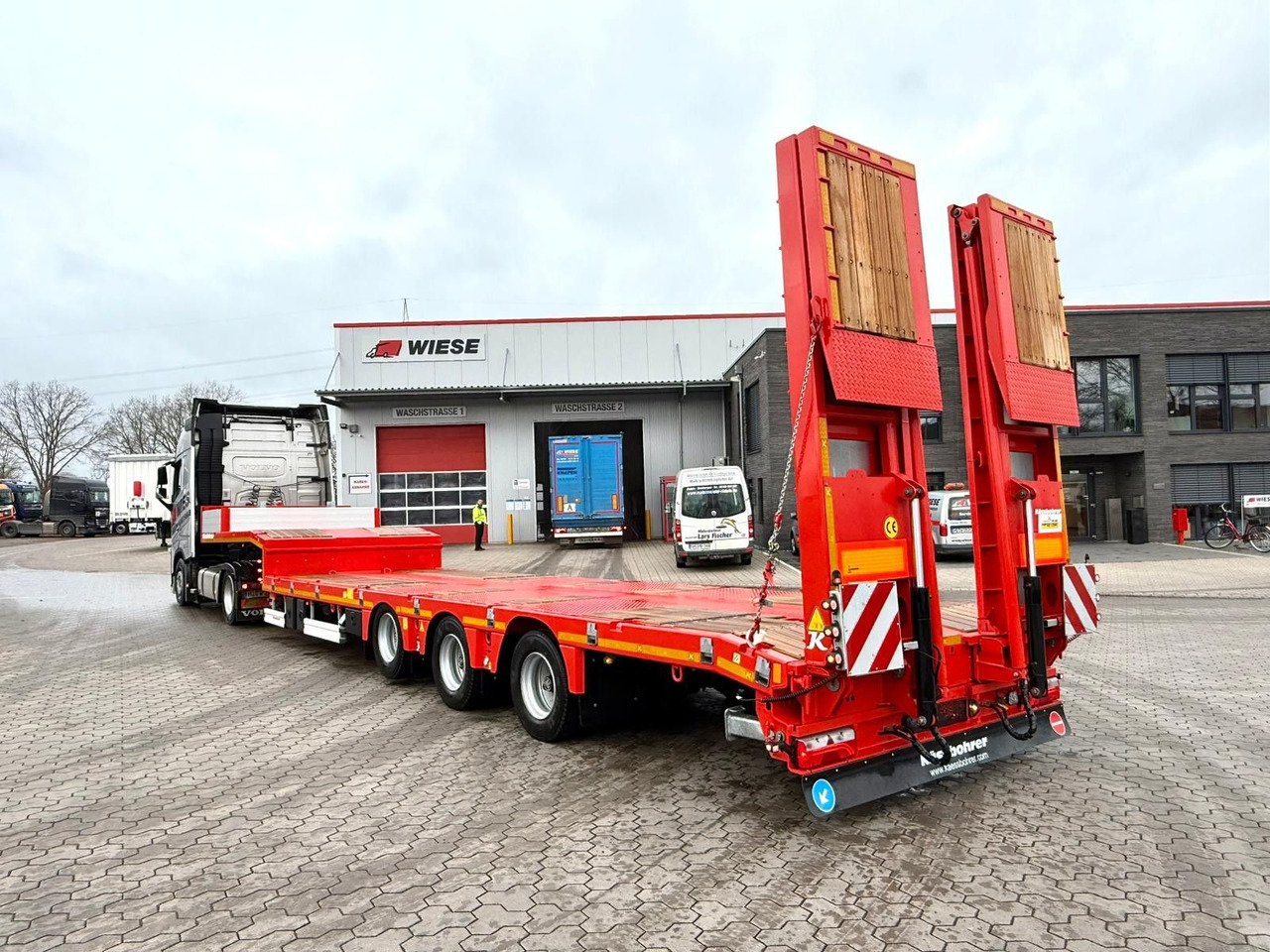 Kässbohrer K.SLS 3 / 0N 18/30 Tieflader mit hydr. Rampen - סמיטריילר עם מטען נמוך: תמונה 1 Kässbohrer K.SLS 3 / 0N 18/30 Tieflader mit hydr. Rampen - סמיטריילר עם מטען נמוך: תמונה 1