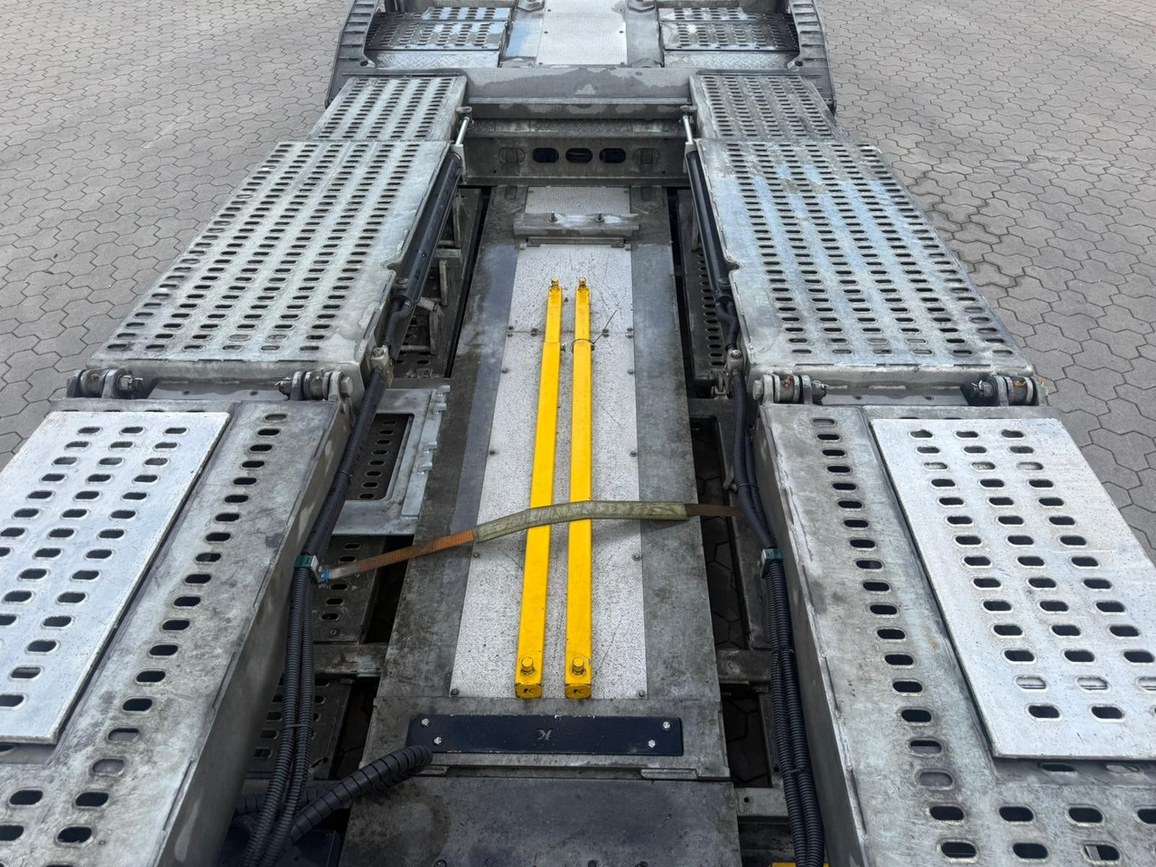 הַחכָּרָה  Kässbohrer K.SOK Truck/Car Transporter, Novagrau Kässbohrer K.SOK Truck/Car Transporter, Novagrau: תמונה 8