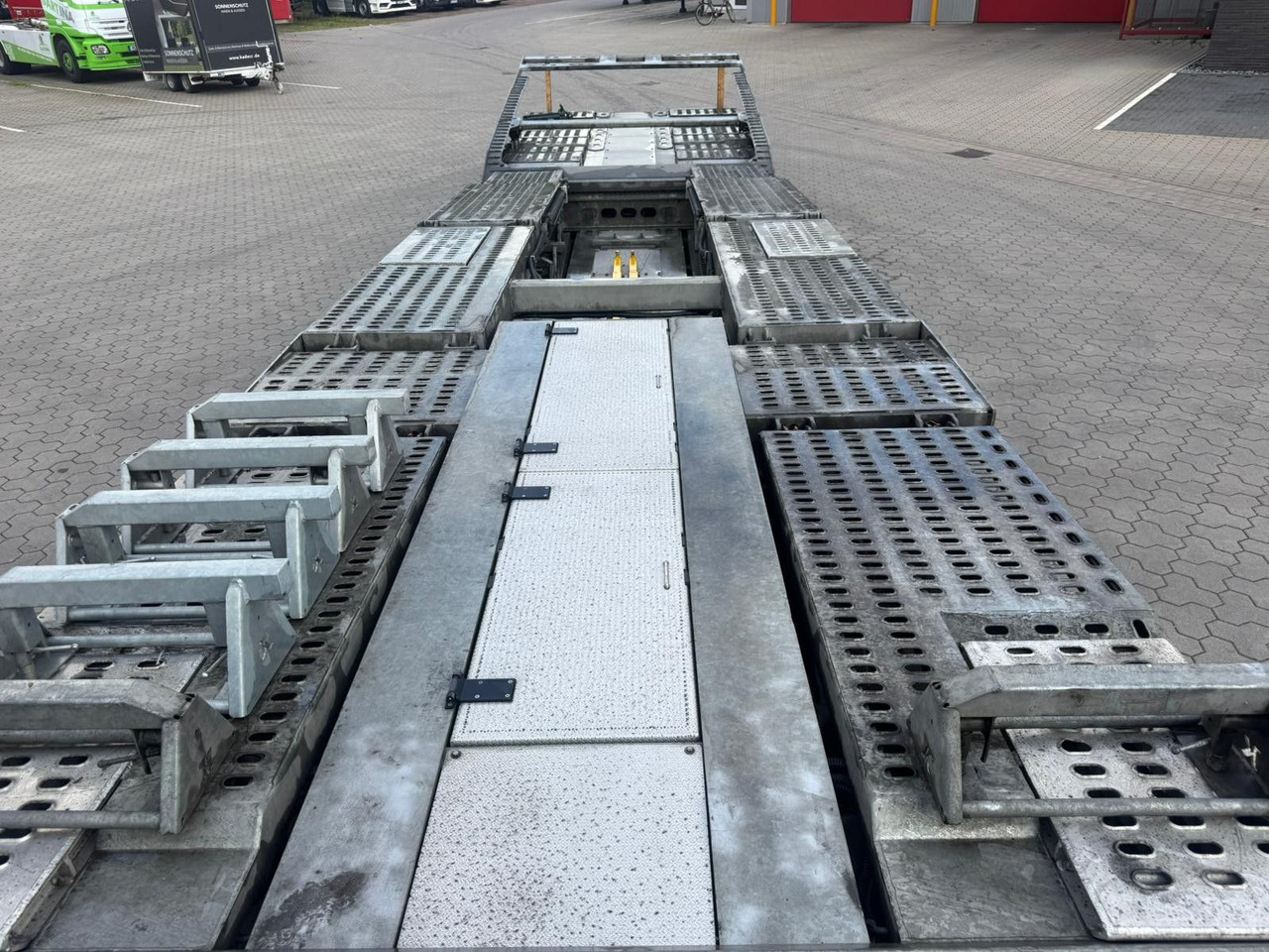 הַחכָּרָה  Kässbohrer K.SOK Truck/Car Transporter, Novagrau Kässbohrer K.SOK Truck/Car Transporter, Novagrau: תמונה 10