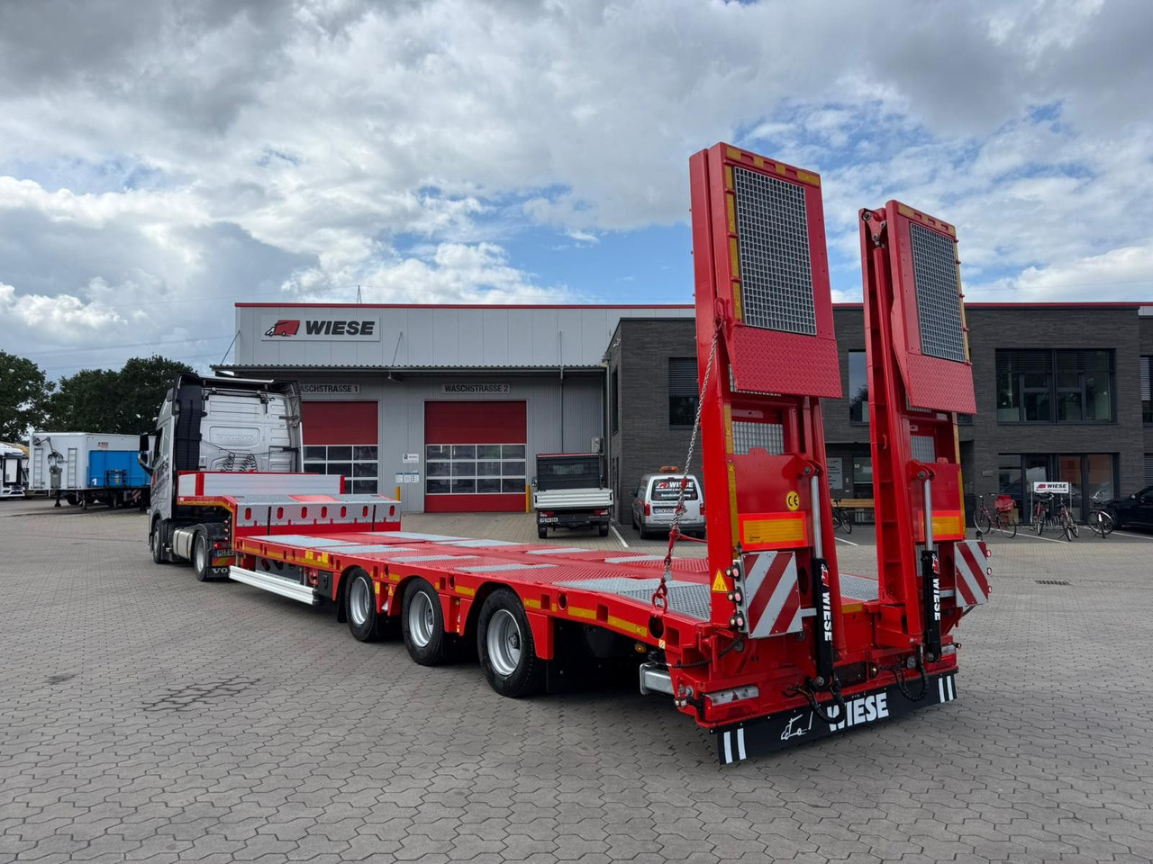 Kässbohrer SLS.HS Tieflader mit hydr. Schwanenhals Kässbohrer SLS.HS Tieflader mit hydr. Schwanenhals - סמיטריילר עם מטען נמוך: תמונה 1 Kässbohrer SLS.HS Tieflader mit hydr. Schwanenhals Kässbohrer SLS.HS Tieflader mit hydr. Schwanenhals - סמיטריילר עם מטען נמוך: תמונה 1