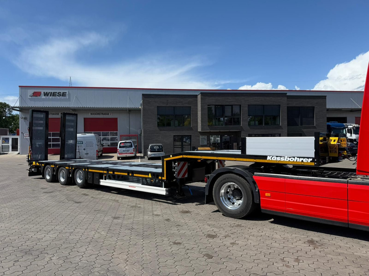 Kässbohrer SLS.HS Tieflader mit hydr. Schwanenhals - סמיטריילר עם מטען נמוך: תמונה 3 Kässbohrer SLS.HS Tieflader mit hydr. Schwanenhals - סמיטריילר עם מטען נמוך: תמונה 3