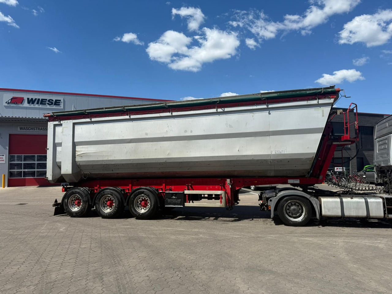 Kempf SKM 35/3 Stahl Kipper 50m³ Schrott - סמיטריילר עם מזהיר: תמונה 2 Kempf SKM 35/3 Stahl Kipper 50m³ Schrott - סמיטריילר עם מזהיר: תמונה 2