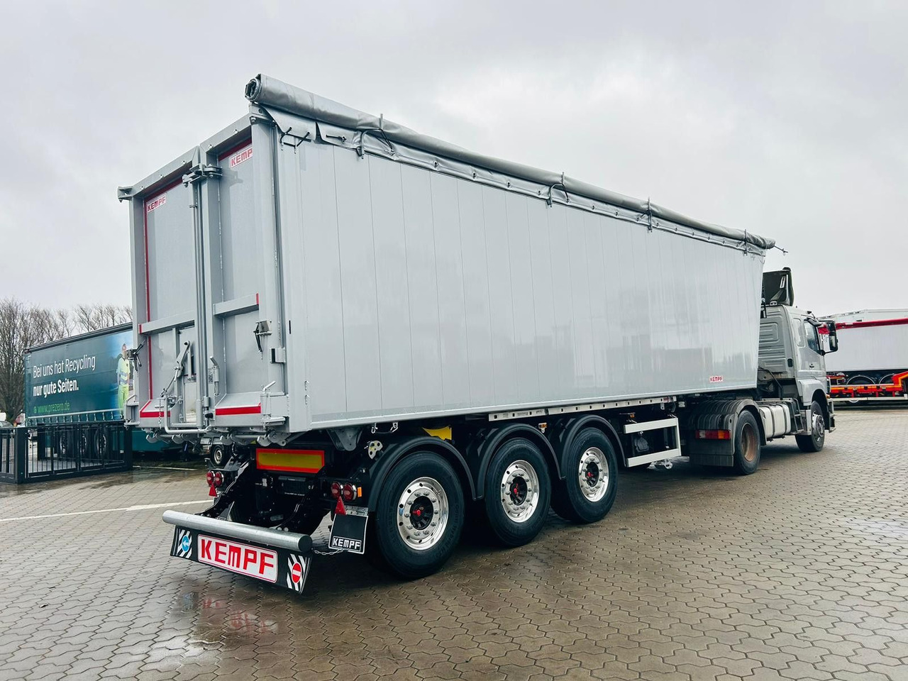 Kempf SKM 36/3 AK Alu Kipper 55 m³ Waschgerät - סמיטריילר עם מזהיר: תמונה 2 Kempf SKM 36/3 AK Alu Kipper 55 m³ Waschgerät - סמיטריילר עם מזהיר: תמונה 2