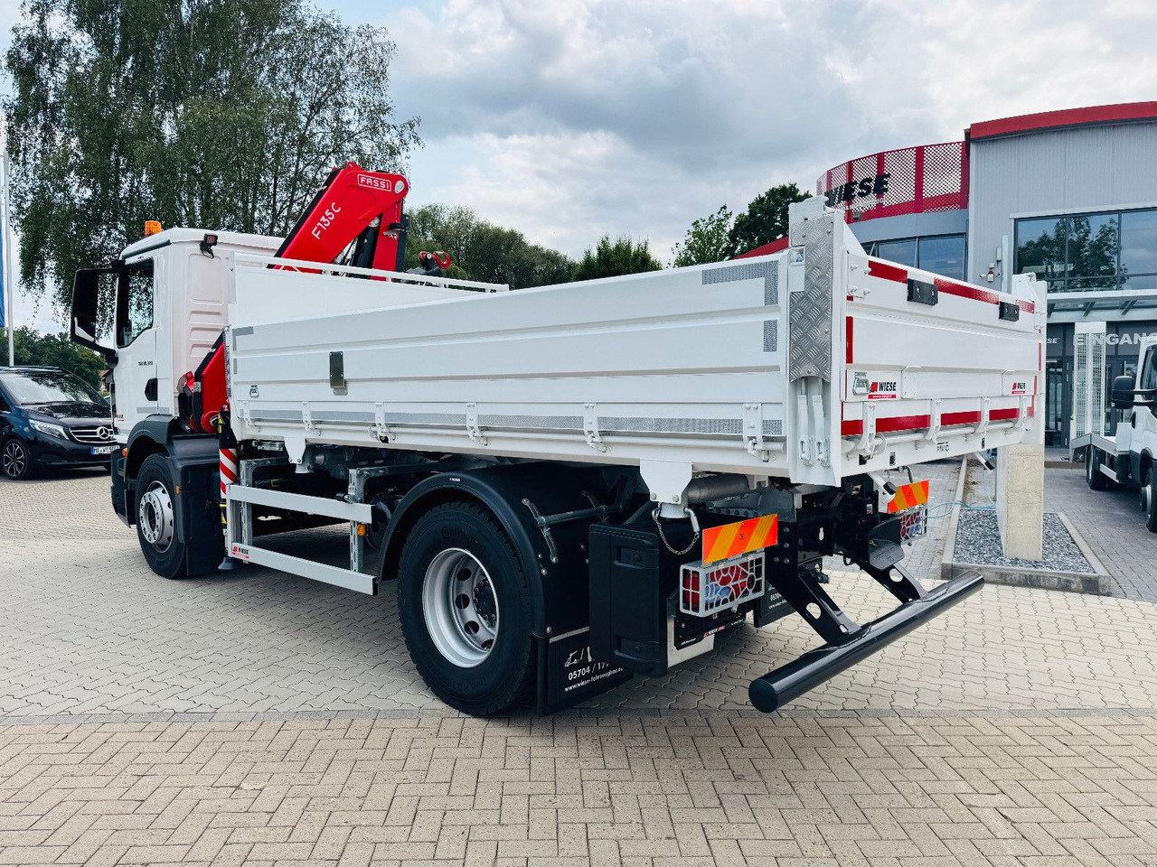 MAN 18.320 4x2 mit Fassi Ladekran Sofort Verfügbar - מזהיר, משאית מנוף: תמונה 4 MAN 18.320 4x2 mit Fassi Ladekran Sofort Verfügbar - מזהיר, משאית מנוף: תמונה 4