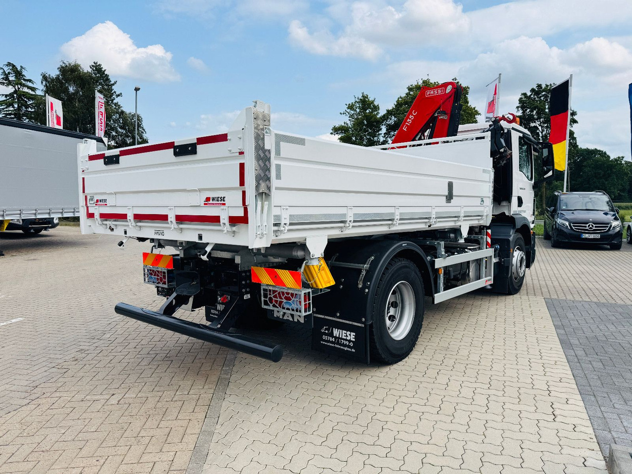 MAN 18.320 4x2 mit Fassi Ladekran Sofort Verfügbar - מזהיר, משאית מנוף: תמונה 3 MAN 18.320 4x2 mit Fassi Ladekran Sofort Verfügbar - מזהיר, משאית מנוף: תמונה 3