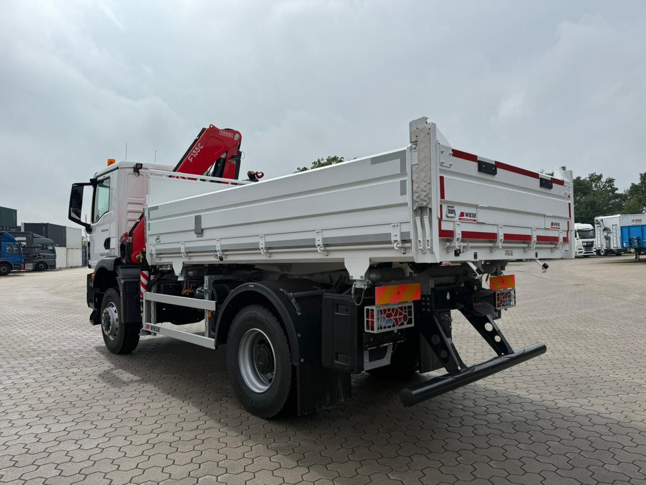 MAN 18.320 4x4 mit Fassi Ladekran Sofort Verfügbar - משאית מנוף: תמונה 3 MAN 18.320 4x4 mit Fassi Ladekran Sofort Verfügbar - משאית מנוף: תמונה 3