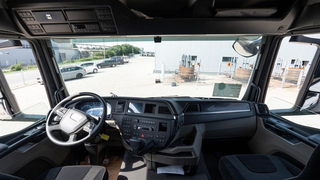 MAN 35.470 8x2 Kran F710 RA2.26 - משאית צד נופל/ שטוחה, משאית מנוף: תמונה 3 MAN 35.470 8x2 Kran F710 RA2.26 - משאית צד נופל/ שטוחה, משאית מנוף: תמונה 3