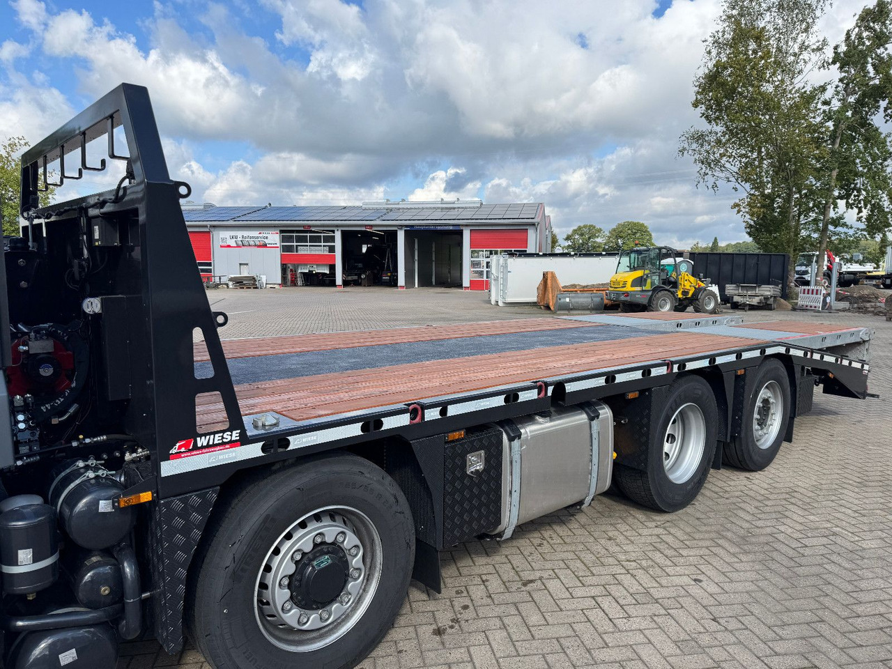 MAN 8x4 Maschinentransporter - משאית גרירה: תמונה 2 MAN 8x4 Maschinentransporter - משאית גרירה: תמונה 2