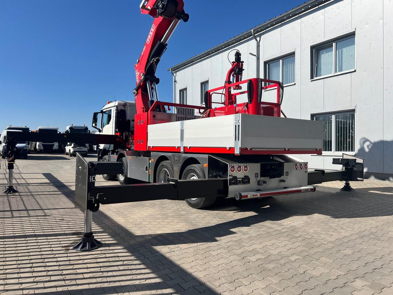 MAN 8x4 mit F1150RA.2.28 L616 Winde, 2.per. Korb - משאית מנוף: תמונה 3 MAN 8x4 mit F1150RA.2.28 L616 Winde, 2.per. Korb - משאית מנוף: תמונה 3
