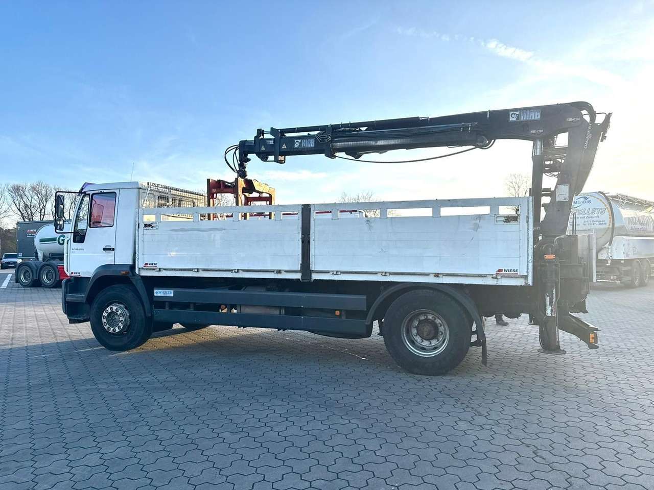 MAN LE 18.280 Pritsche mit HIAB 133 K PRO/HIPRO Kran - משאית צד נופל/ שטוחה, משאית מנוף: תמונה 5 MAN LE 18.280 Pritsche mit HIAB 133 K PRO/HIPRO Kran - משאית צד נופל/ שטוחה, משאית מנוף: תמונה 5