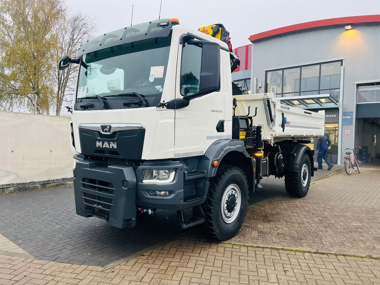 MAN TGM 18.320 4x4 BB Kipper Kran 131 Single Winter - מזהיר, משאית מנוף: תמונה 2 MAN TGM 18.320 4x4 BB Kipper Kran 131 Single Winter - מזהיר, משאית מנוף: תמונה 2