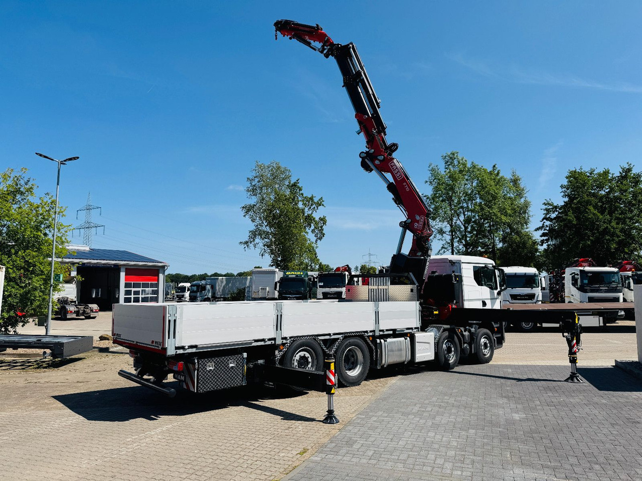 MAN TGS 32.510 mit F710 Frontkran sofort - משאית צד נופל/ שטוחה, משאית מנוף: תמונה 3 MAN TGS 32.510 mit F710 Frontkran sofort - משאית צד נופל/ שטוחה, משאית מנוף: תמונה 3