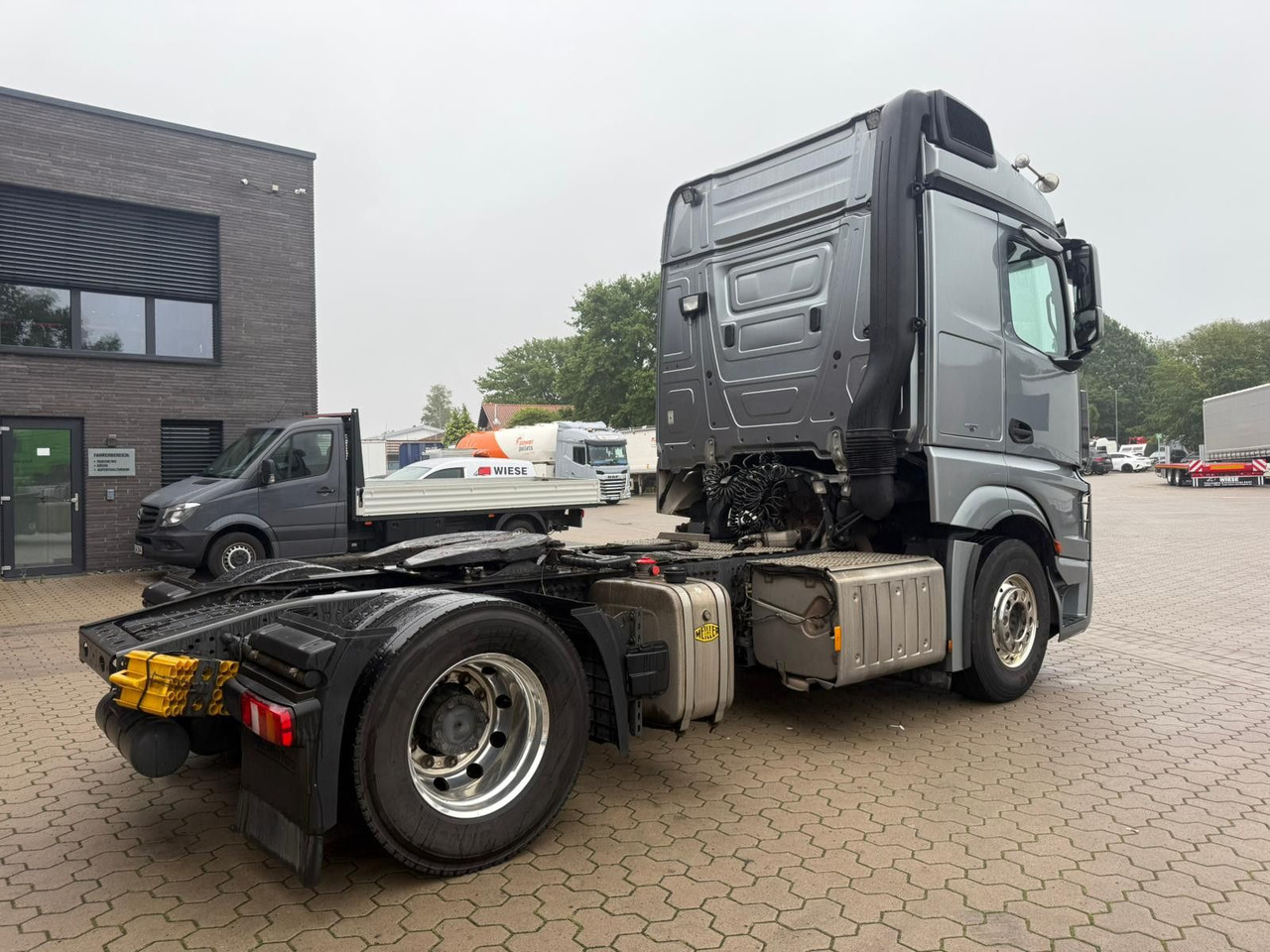 Mercedes-Benz Actros 1851 LS 4x2 Hydraulik Alu Felgen - יחידת טרקטור: תמונה 4 Mercedes-Benz Actros 1851 LS 4x2 Hydraulik Alu Felgen - יחידת טרקטור: תמונה 4