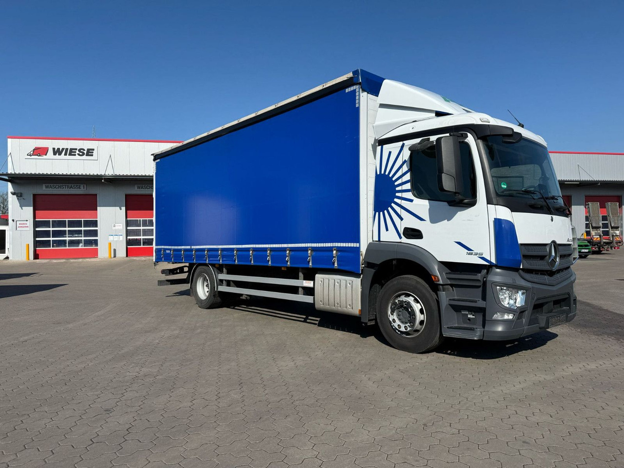 Mercedes-Benz Antos 1835 L - 4x2 Schiebeplane - משאית וילונות צד: תמונה 1 Mercedes-Benz Antos 1835 L - 4x2 Schiebeplane - משאית וילונות צד: תמונה 1