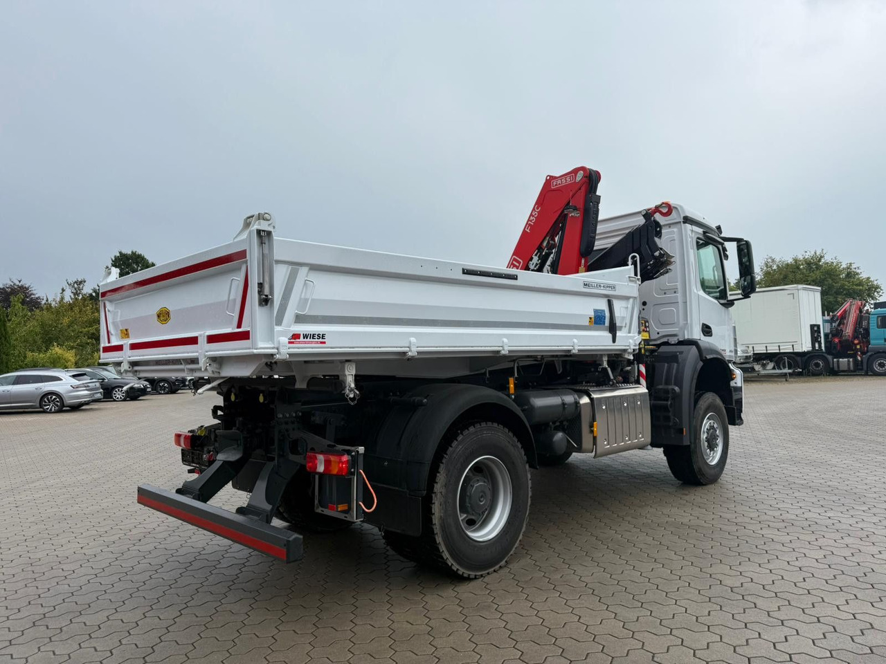 Mercedes-Benz Arocs 1835 4x2 Meiller Fassi F135 Kran Kipper - מזהיר, משאית מנוף: תמונה 4 Mercedes-Benz Arocs 1835 4x2 Meiller Fassi F135 Kran Kipper - מזהיר, משאית מנוף: תמונה 4