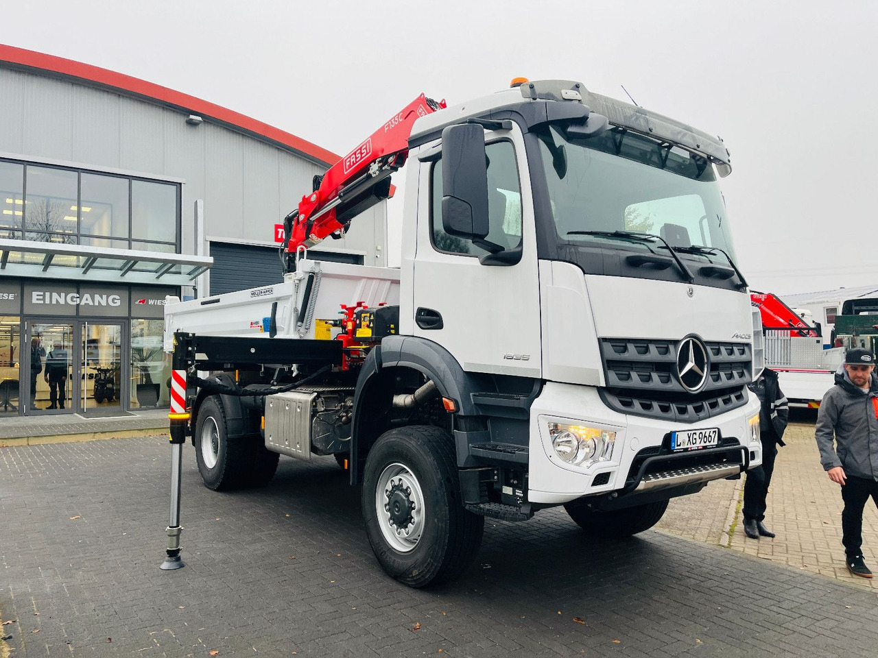 Mercedes-Benz Arocs 1835 4x4 Meiller Fassi F135 Kran Kipper - מזהיר, משאית מנוף: תמונה 1 Mercedes-Benz Arocs 1835 4x4 Meiller Fassi F135 Kran Kipper - מזהיר, משאית מנוף: תמונה 1