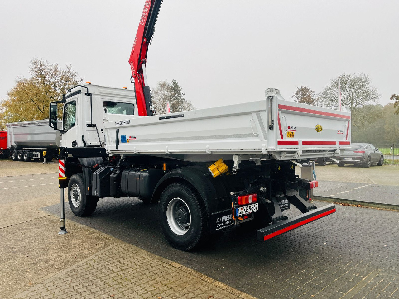 Mercedes-Benz Arocs 1835 4x4 Meiller Fassi F135 Kran Kipper - מזהיר, משאית מנוף: תמונה 4 Mercedes-Benz Arocs 1835 4x4 Meiller Fassi F135 Kran Kipper - מזהיר, משאית מנוף: תמונה 4