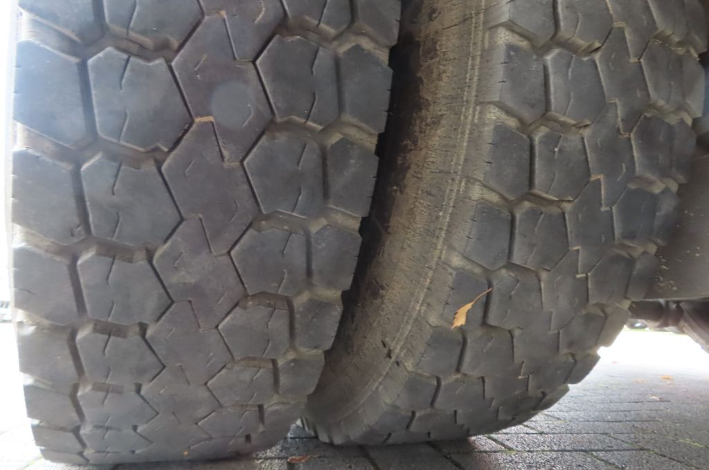 משאית צד נופל/ שטוחה, משאית מנוף Mercedes-Benz Axor  1833 L - Glastransporter Kran Palfinger: תמונה 15
